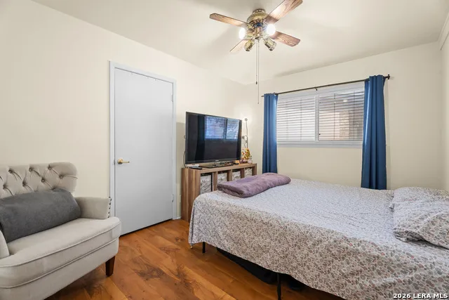 437 E LINDBERGH BLVD Universal City, TX 78148