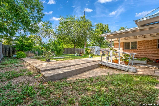 437 E LINDBERGH BLVD Universal City, TX 78148