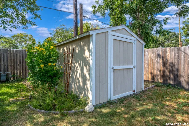 437 E LINDBERGH BLVD Universal City, TX 78148