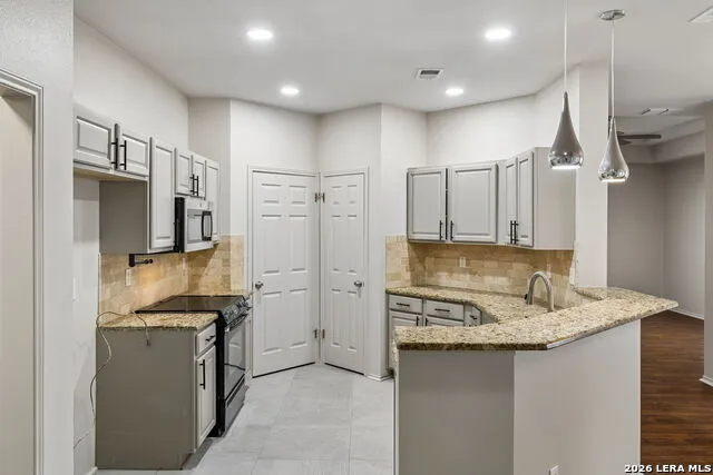 11335 AMHURST DR San Antonio, TX 78213