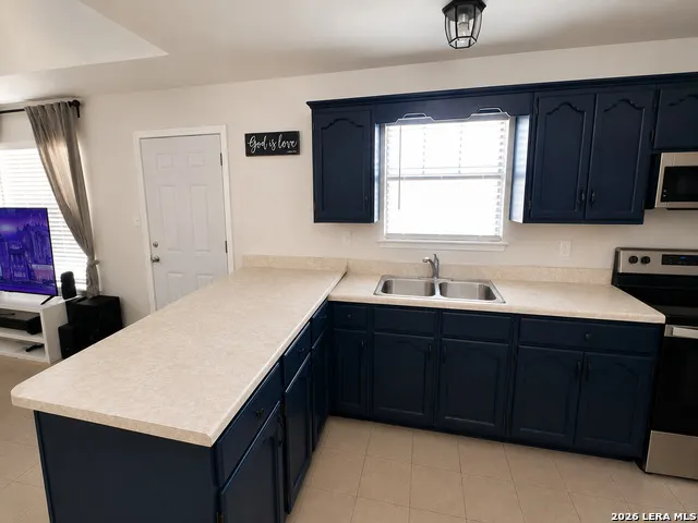 3893 Cross Creek Dr Eagle Pass, TX 78852