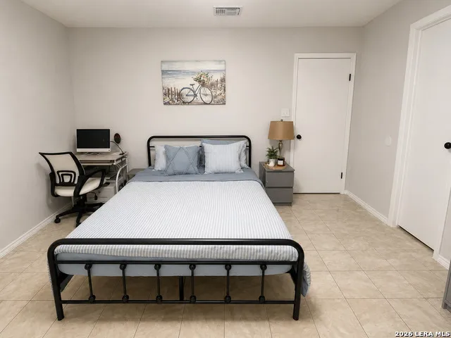 3893 Cross Creek Dr Eagle Pass, TX 78852