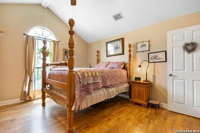 126 MADRONE RDG Comfort, TX 78013