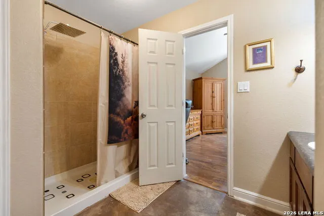 126 MADRONE RDG Comfort, TX 78013