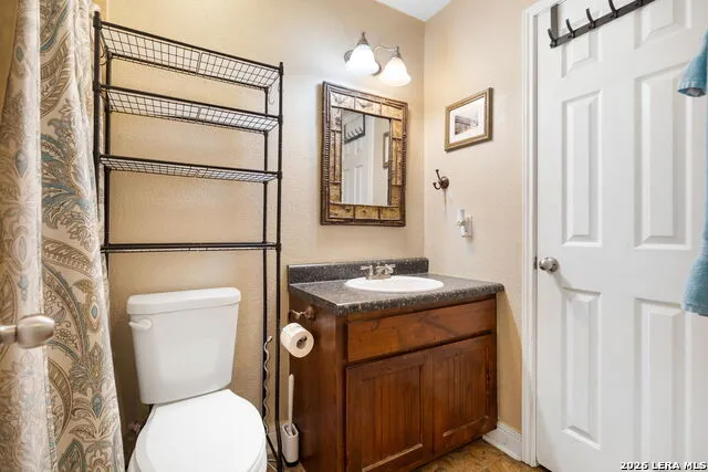 126 MADRONE RDG Comfort, TX 78013