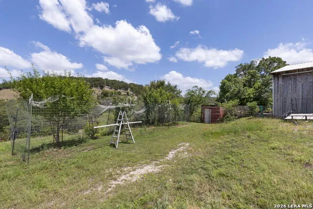 126 MADRONE RDG Comfort, TX 78013