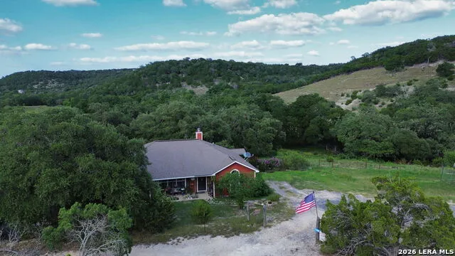126 MADRONE RDG Comfort, TX 78013