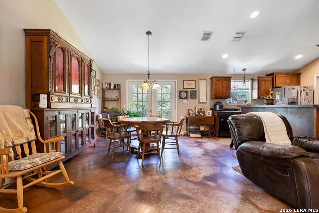 126 MADRONE RDG Comfort, TX 78013