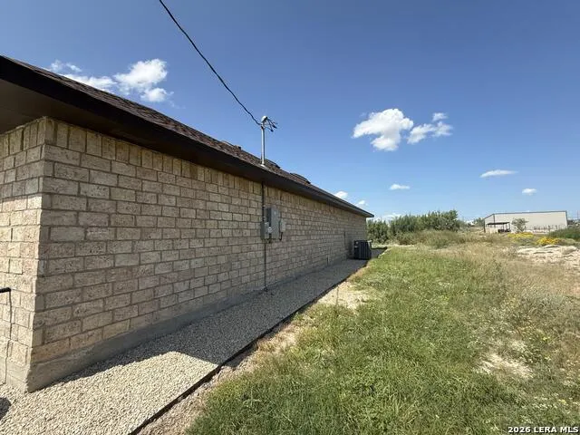 431 La Vista DR Del Rio, TX 78840