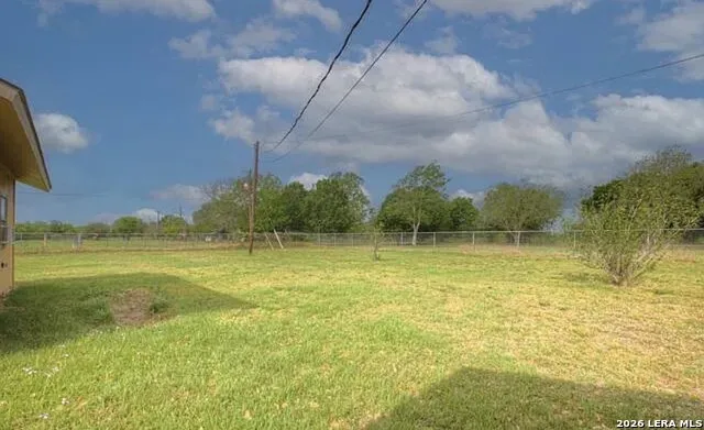 1010 county oak dr Luling, TX 78648