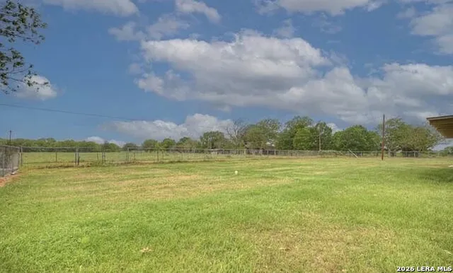 1010 county oak dr Luling, TX 78648