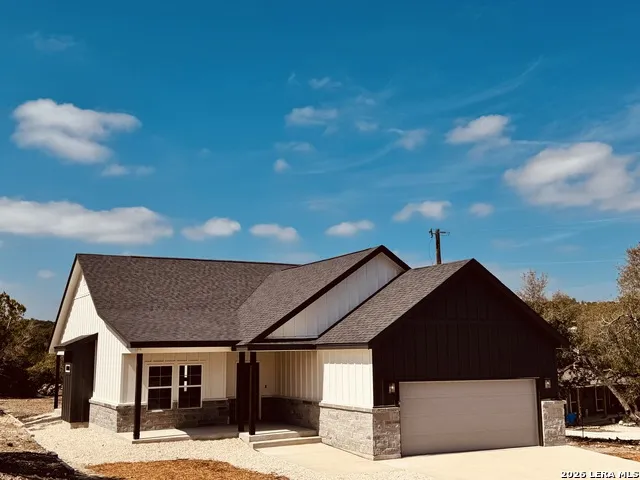 1736 Stallion Springs Fischer, TX 78623