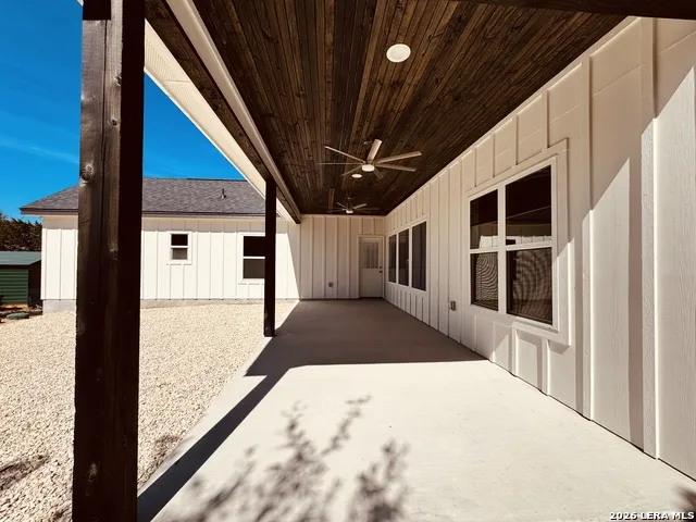 1736 Stallion Springs Fischer, TX 78623