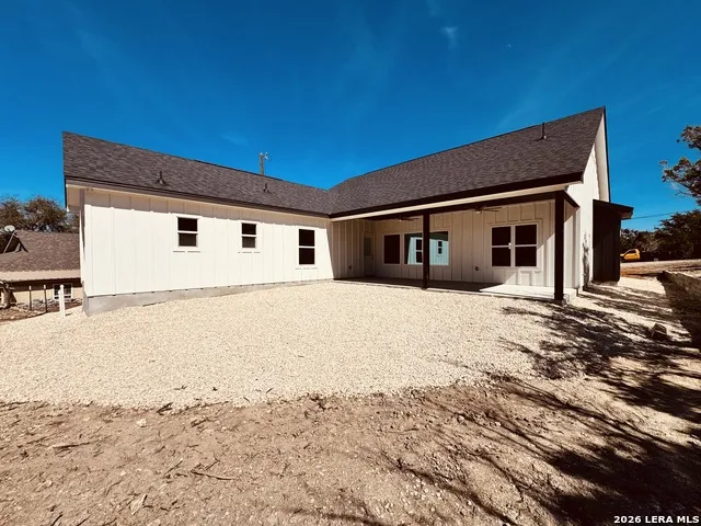 1736 Stallion Springs Fischer, TX 78623