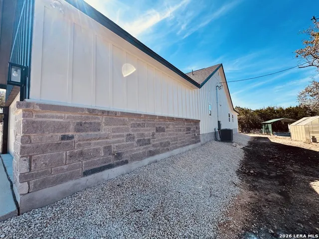 1736 Stallion Springs Fischer, TX 78623