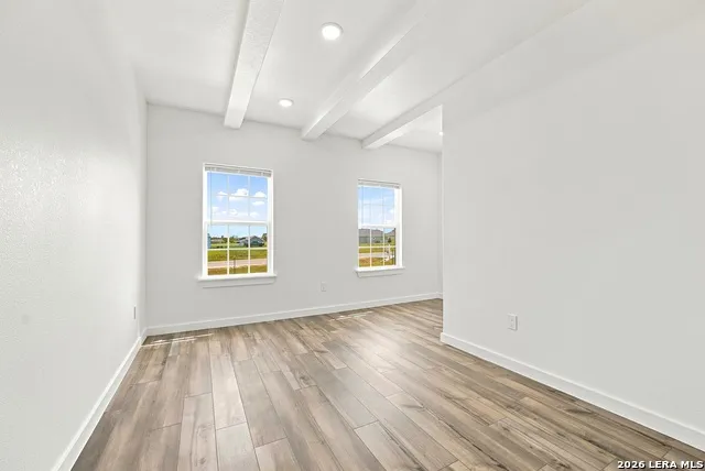 105 Hidden Cv Floresville, TX 78114
