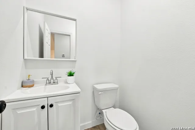 105 Hidden Cv Floresville, TX 78114