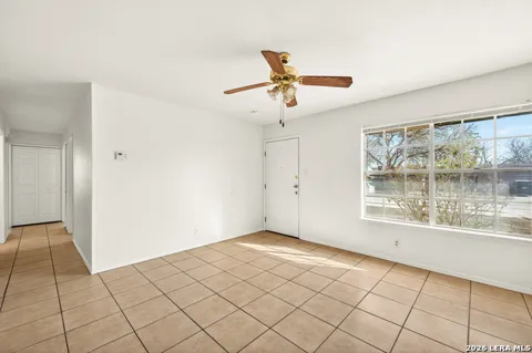 5823 Castle Brook
