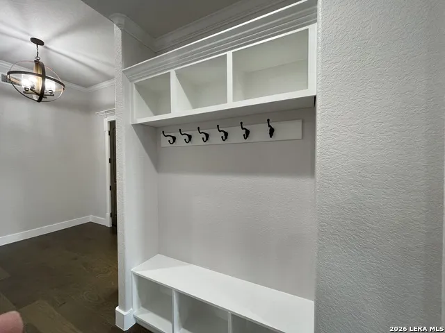 18 Valley View Uvalde, TX 78801