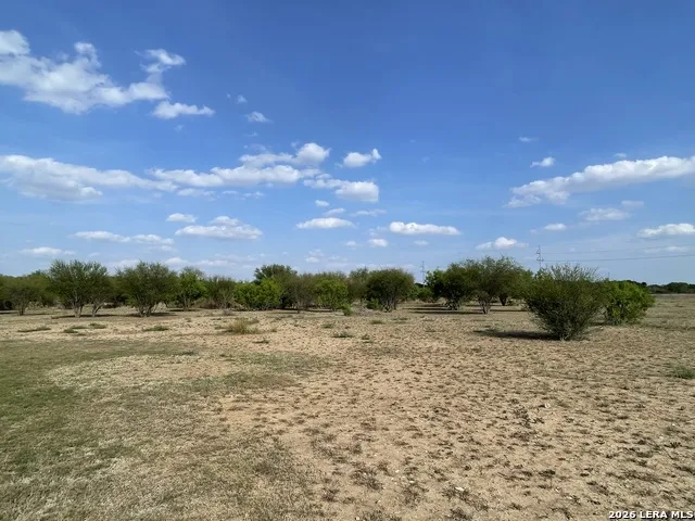 18 Valley View Uvalde, TX 78801