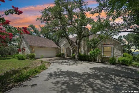 302 MESA DR