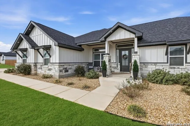 113 Hondo Dr La Vernia, TX 78121