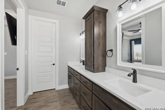 113 Hondo Dr La Vernia, TX 78121