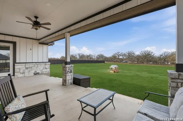 113 Hondo Dr La Vernia, TX 78121
