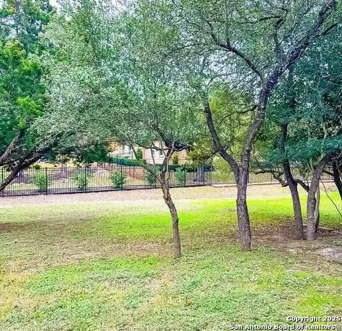 32 WESTCOURT LN San Antonio, TX 78257