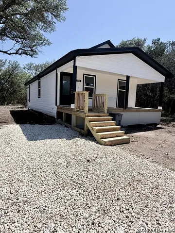 918 Scenic Dr Bandera, TX 78003