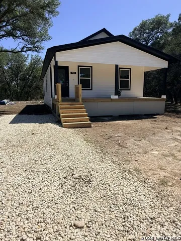 918 Scenic Dr Bandera, TX 78003