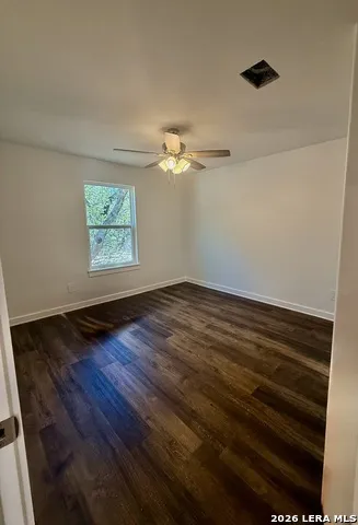 918 Scenic Dr Bandera, TX 78003