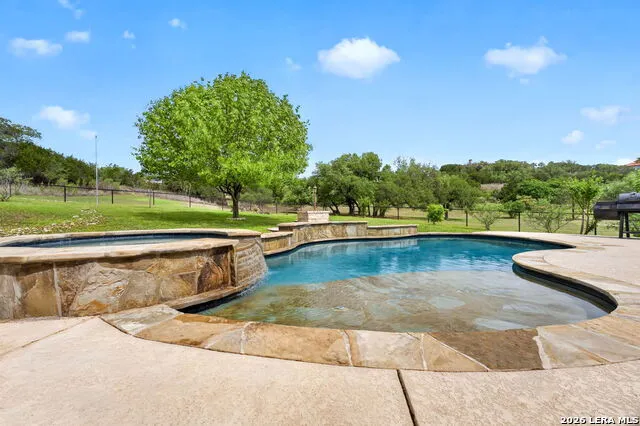 123 GROSBEAK DR Spring Branch, TX 78070