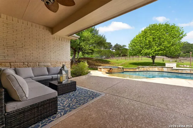 123 GROSBEAK DR Spring Branch, TX 78070