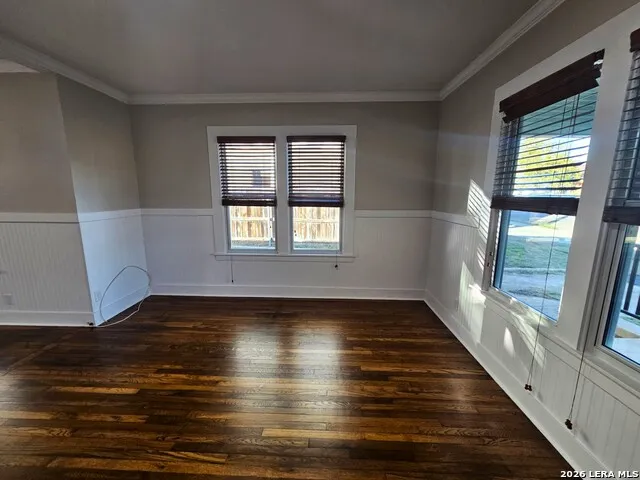 624 S AUSTIN ST Seguin, TX 78155