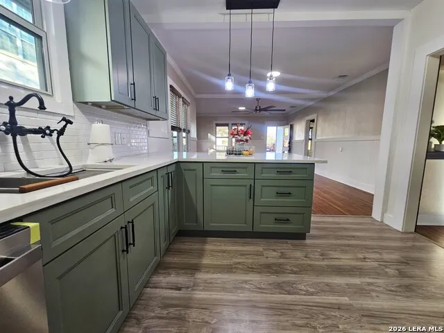 624 S AUSTIN ST Seguin, TX 78155