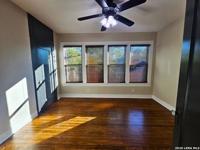 624 S AUSTIN ST Seguin, TX 78155