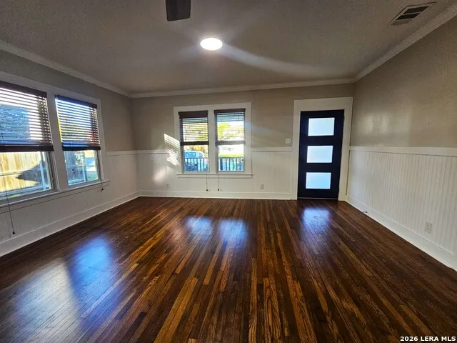 624 S AUSTIN ST Seguin, TX 78155