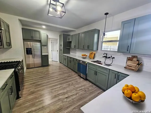 624 S AUSTIN ST Seguin, TX 78155
