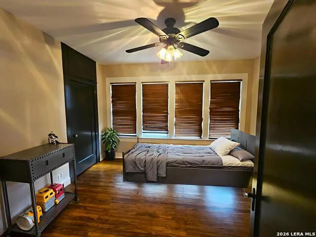 624 S AUSTIN ST Seguin, TX 78155