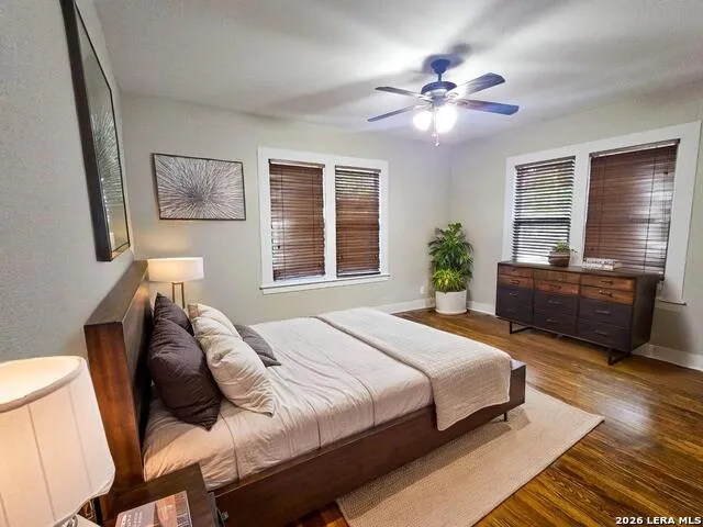 624 S AUSTIN ST Seguin, TX 78155