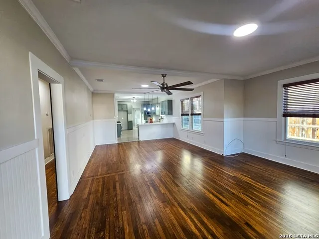 624 S AUSTIN ST Seguin, TX 78155