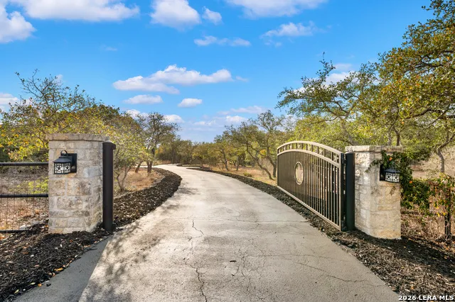 16227 San Cayetano Helotes, TX 78023