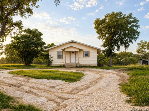 512 Southwind Loop