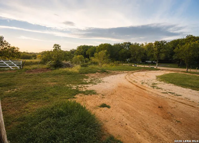 512 Southwind Loop Seguin, TX 78155