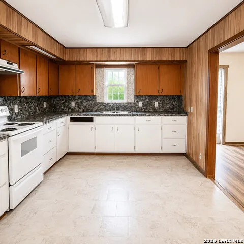 512 Southwind Loop Seguin, TX 78155