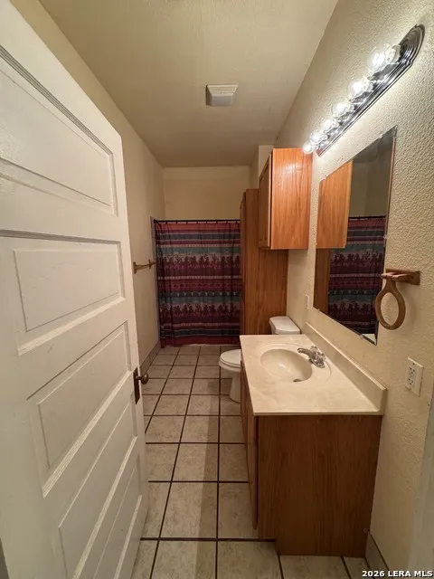 265 County Road 5227 Hondo, TX 78861