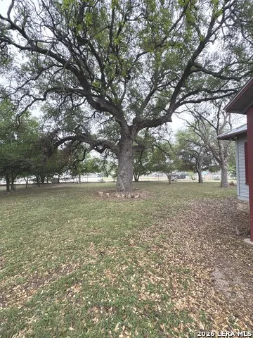 265 County Road 5227 Hondo, TX 78861