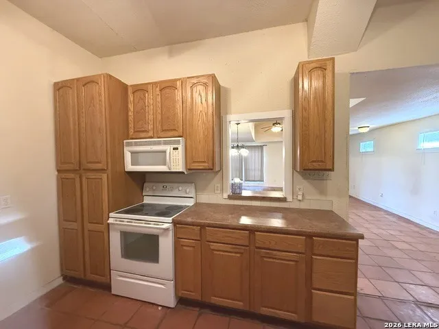265 County Road 5227 Hondo, TX 78861