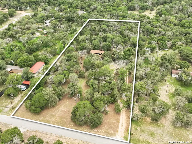 336 Lost Trail La Vernia, TX 78121